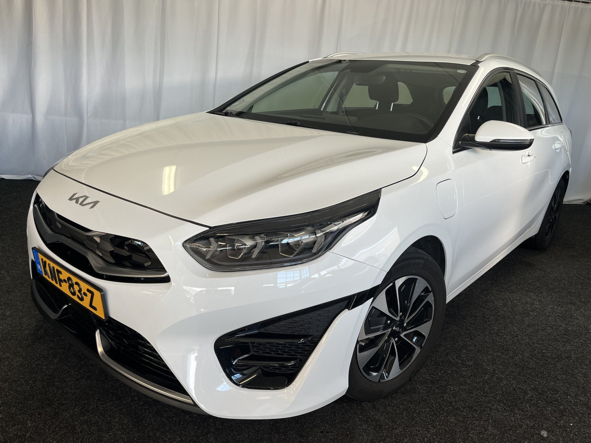 Kia Ceed Sportswagon 1.6 GDI PHEV PLUG-IN DynamicLine 1E EIG, Auto's, Gebruikt, Met garantie (alle), Wit, Plug-in hybride
