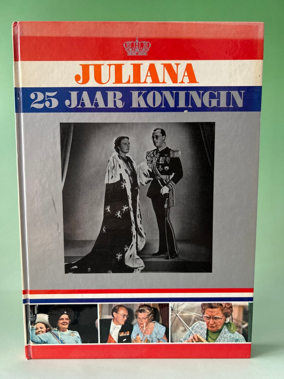 Juliana 25 jaar koningin - Jubileumboek, Boeken, Ophalen of Verzenden, 20e eeuw of later, Zo goed als nieuw