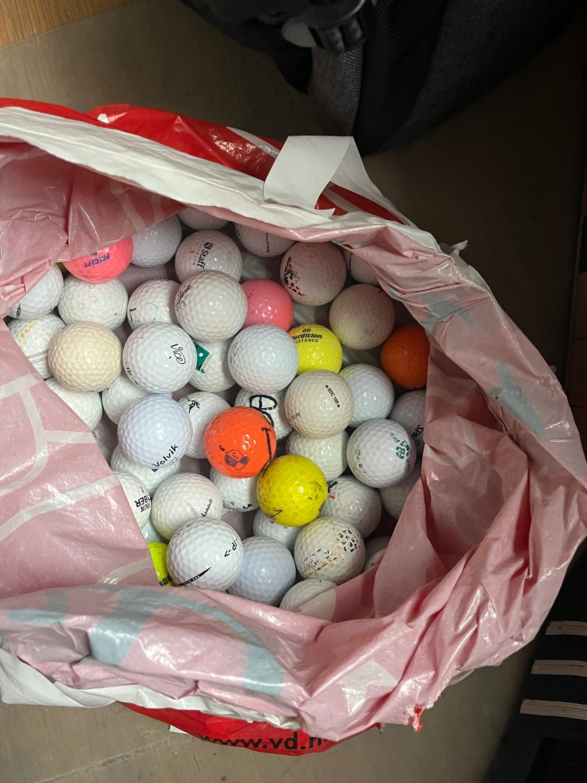 Grote partij gebruikte golfballen (ca. 100 stuks), Ophalen of Verzenden, Gebruikt, Bal(len), Overige merken