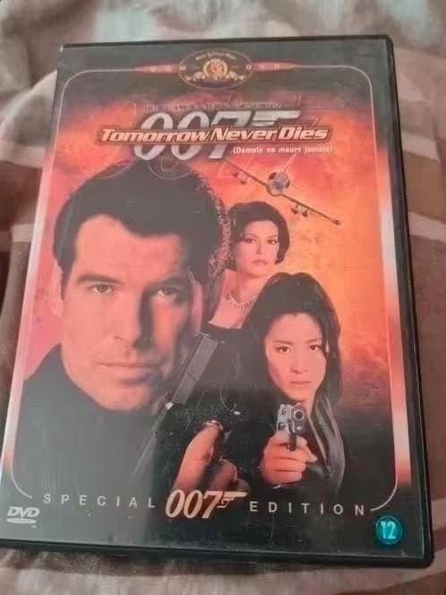 James Bond 007: Tomorrow Never Dies DVD Special Edition, Vanaf 12 jaar, Ophalen of Verzenden, Gebruikt, Actiethriller