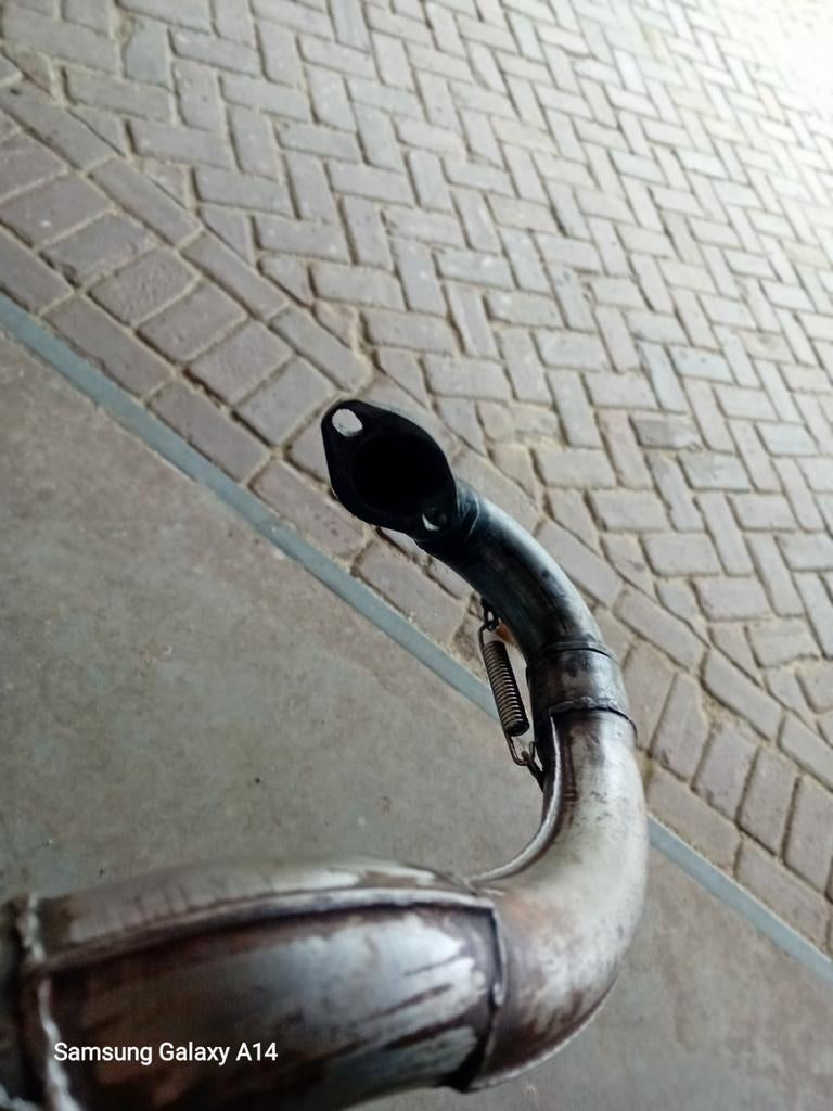 Yasuni terugloop scooter brommer etc, Ophalen, Uitlaat