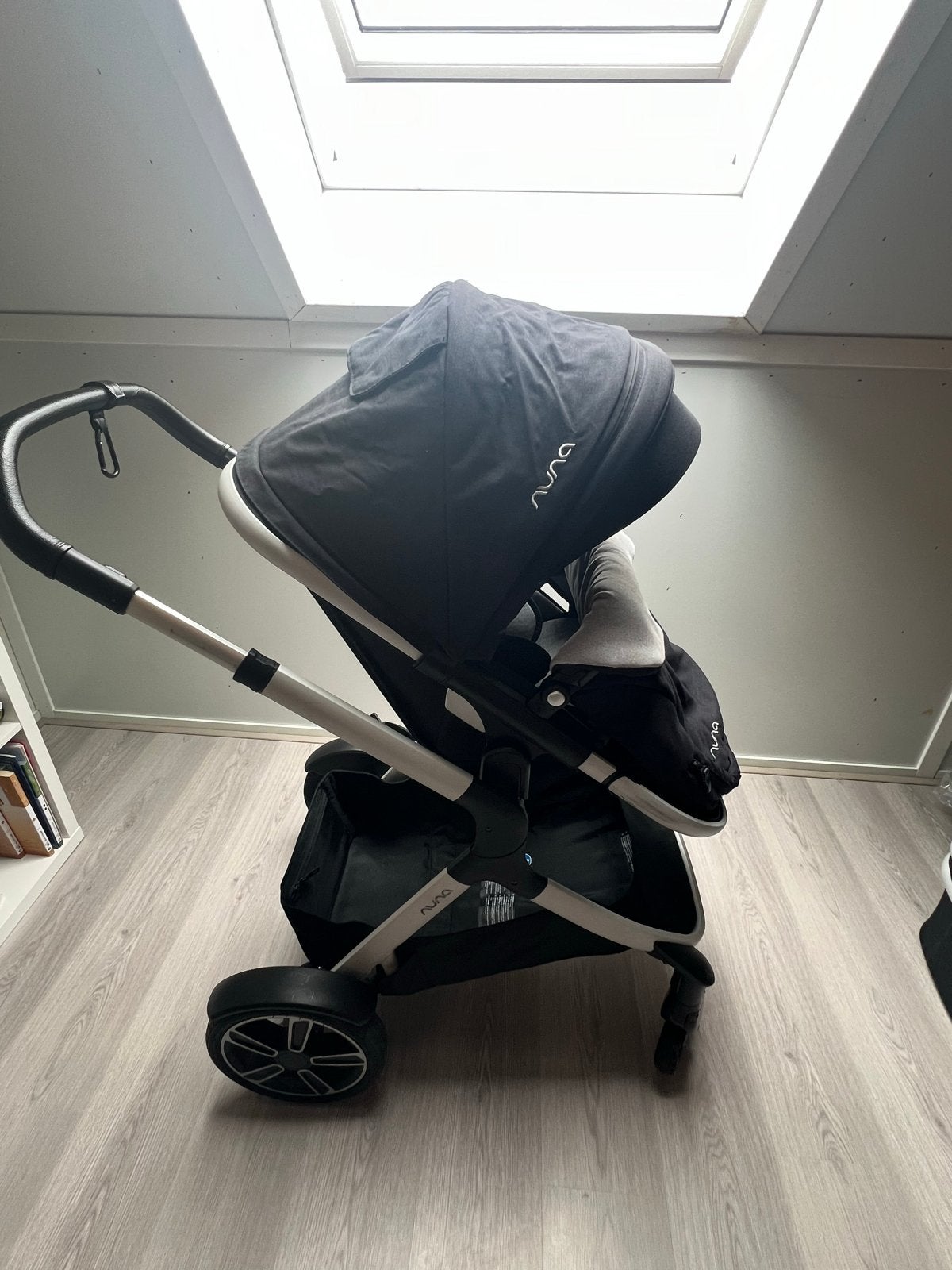 Nuna Demi Grow Kinderwagen - Zo goed als nieuw, Zo goed als nieuw, Combiwagen, Met reiswieg, Ophalen