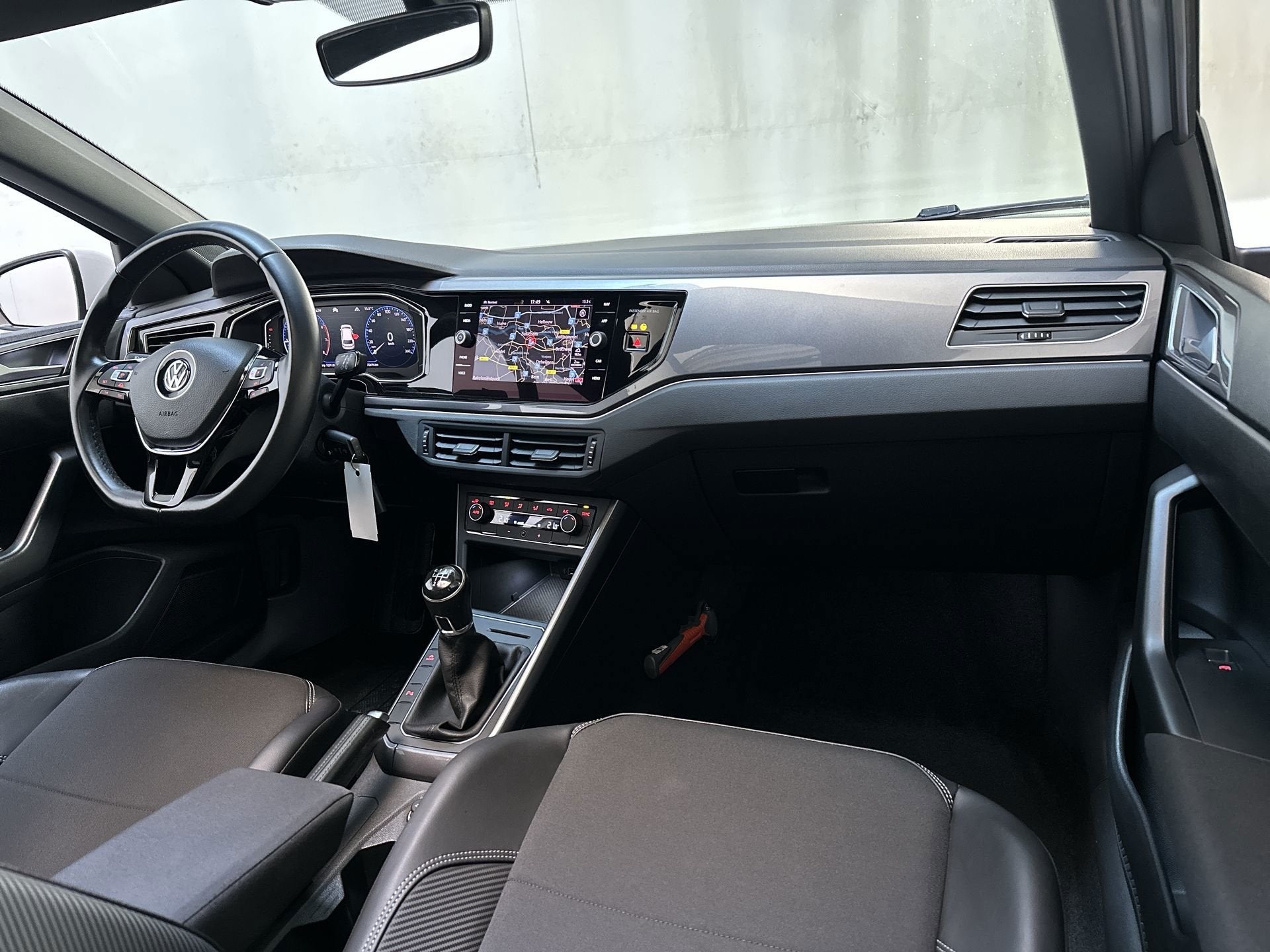 Volkswagen Polo 1.0 TSI Highline R-Line Panoramadak LED Virt, Voorwielaandrijving, Dealer onderhouden, Gebruikt, 95 pk