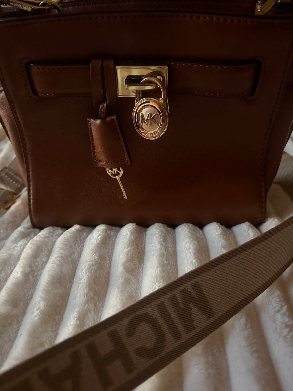 Michael kors tasje Hamilton, Ophalen of Verzenden, Zo goed als nieuw, Bruin, Minder dan 30 cm