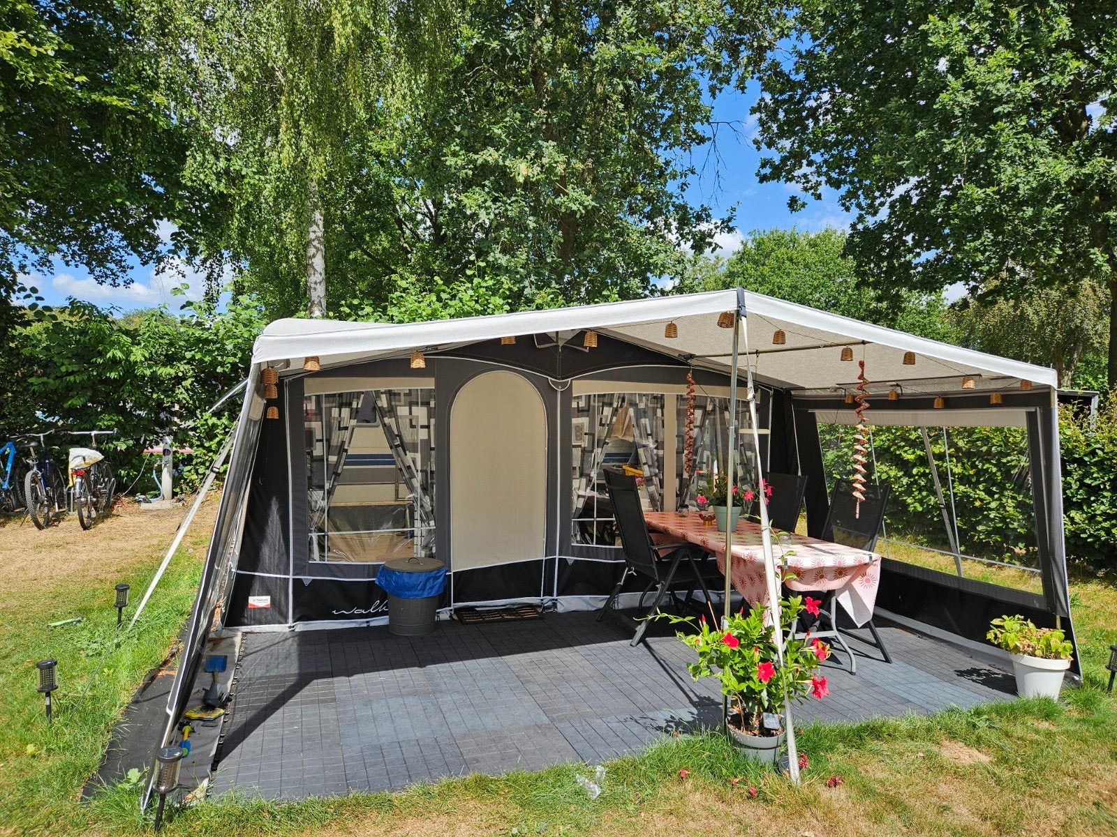 Hobby Elegance Caravan met voortent, Caravans en Kamperen, Koelkast, Rondzit, Hobby, Dwarsbed