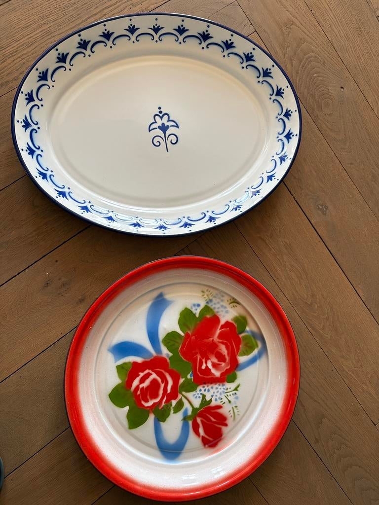 2 grote emaille dienbladen borden, Ophalen of Verzenden
