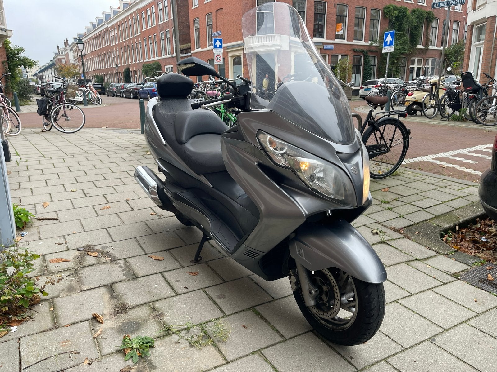 Suzuki Burgman AN400 Motorscooter - Comfortabel & Ruim, Scooter, Gebruikt, Particulier, Minimaal motorrijbewijs A2