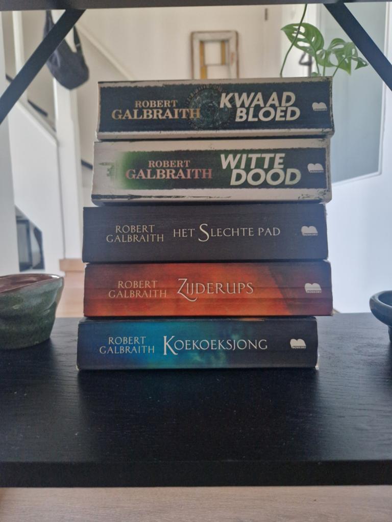 Robert Galbraith - Cormoran Strike serie (5 boeken), Boeken, Thrillers, Gelezen, Nederland, Ophalen of Verzenden