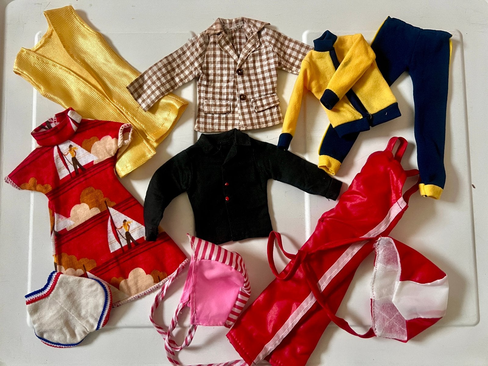 Lotje barbie Sindy Fleur kleertjes, Verzamelen, Ophalen of Verzenden, Zo goed als nieuw, Kleertjes