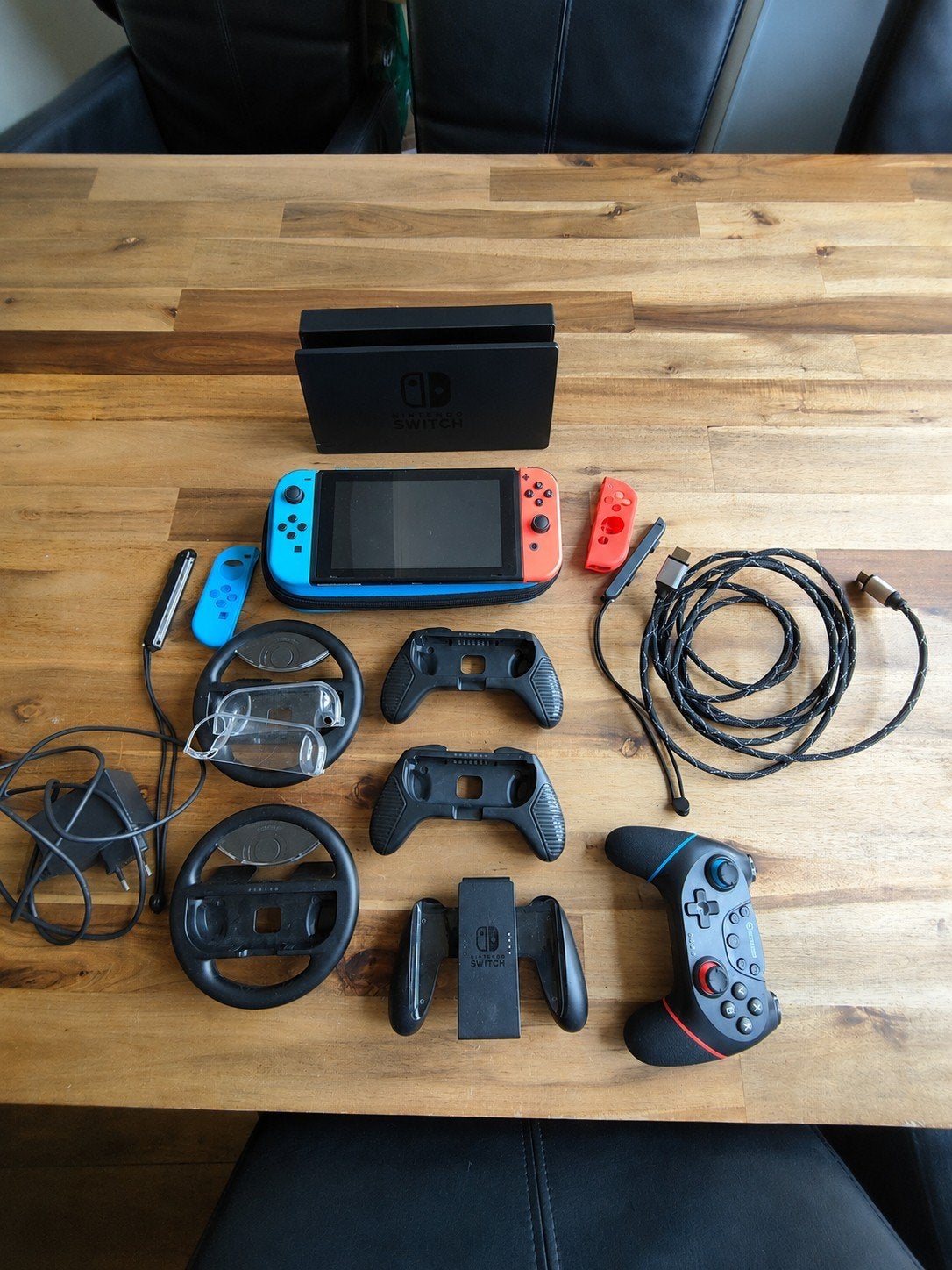 Nintendo Switch met veel accessoires en extra controllers, Spelcomputers en Games, Spelcomputers | Nintendo Switch, Zo goed als nieuw