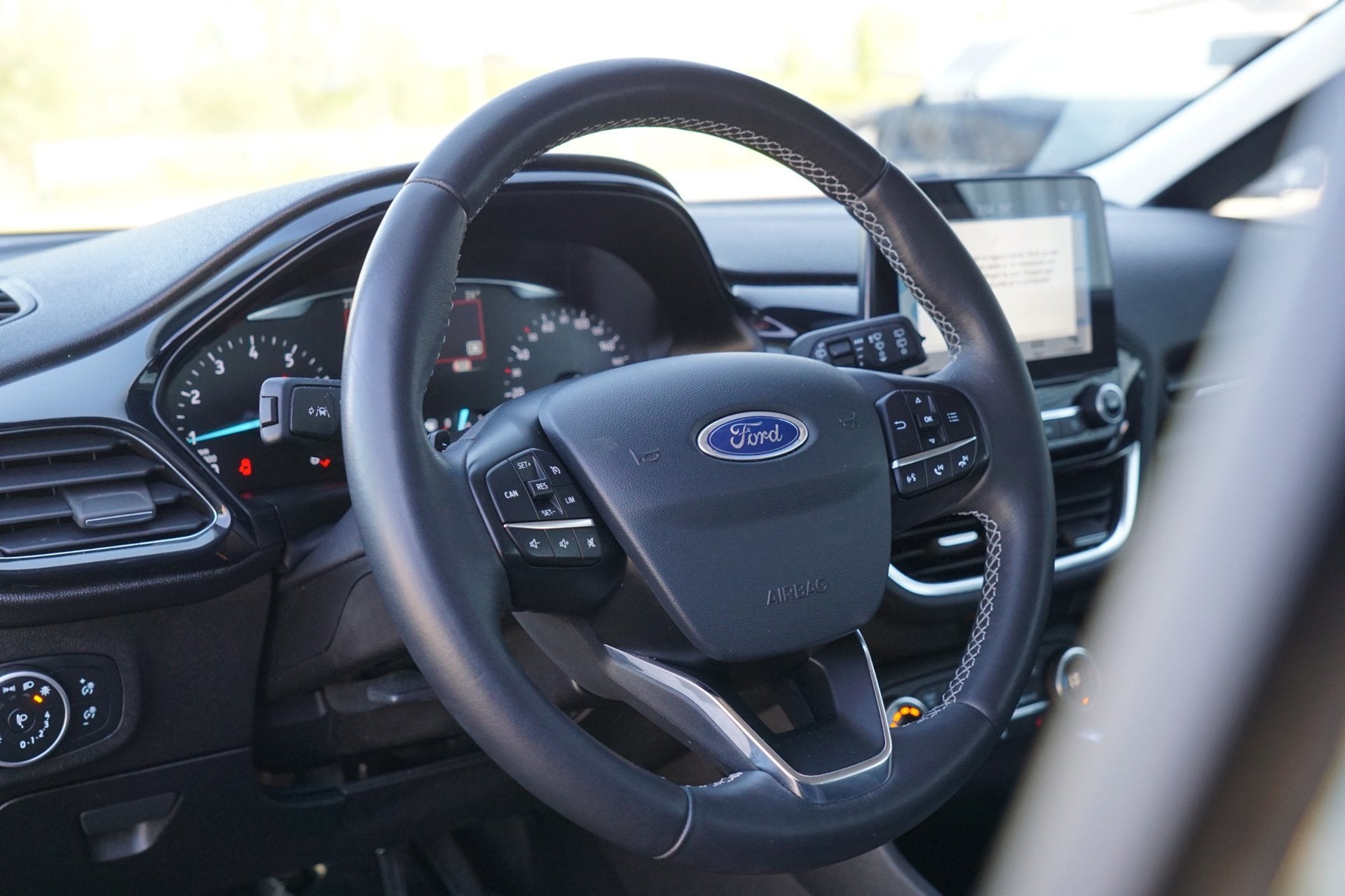 Ford Fiesta 1.0 EcoBoost Titanium AUTOMAAT | Panther Black |, Auto's, Stof, Gebruikt, Euro 6, Origineel Nederlands