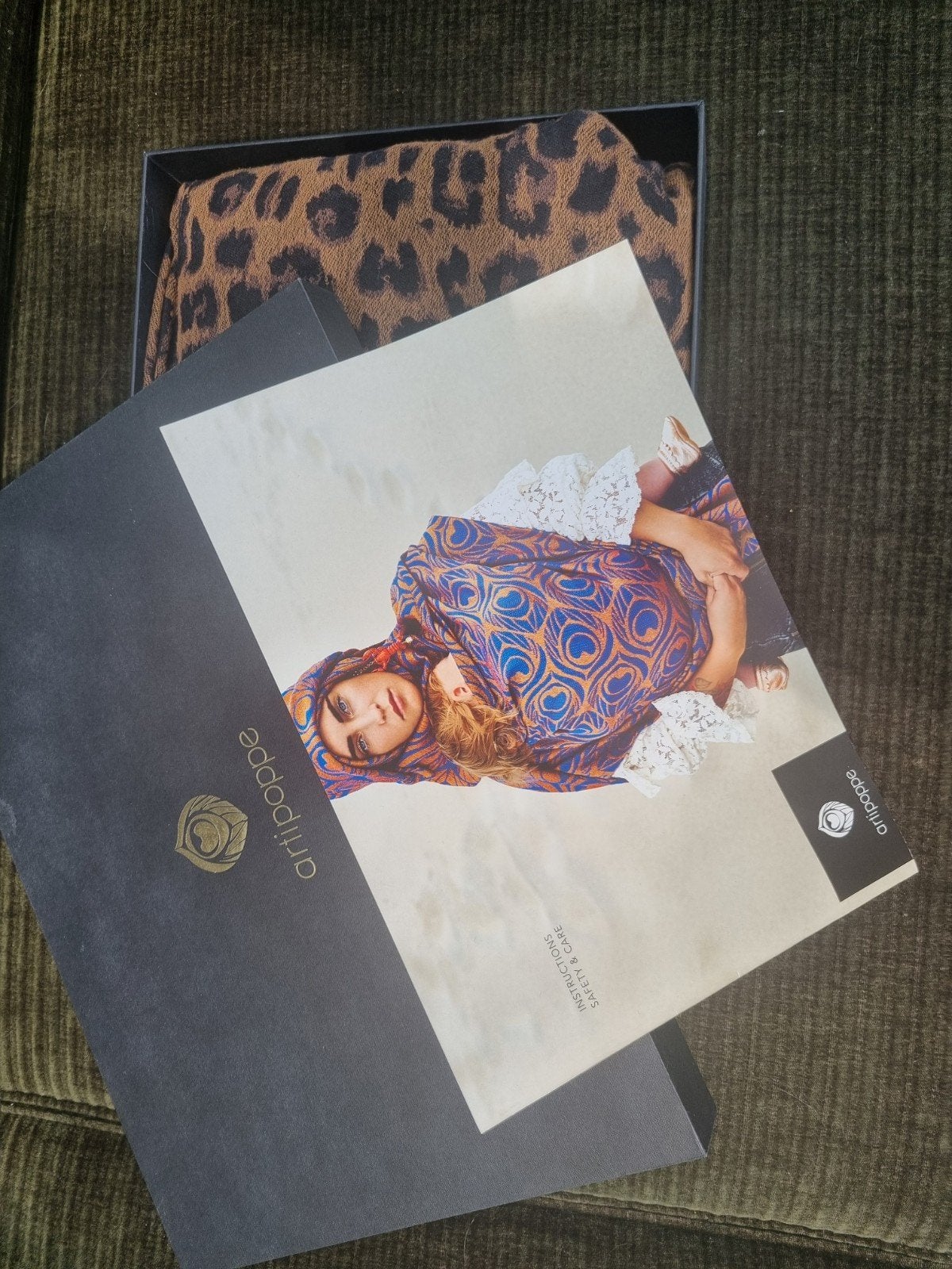 Artipoppe Draagdoek Panterprint Leopard, Ophalen of Verzenden, Zo goed als nieuw, Buik of Rug, Draagdoek