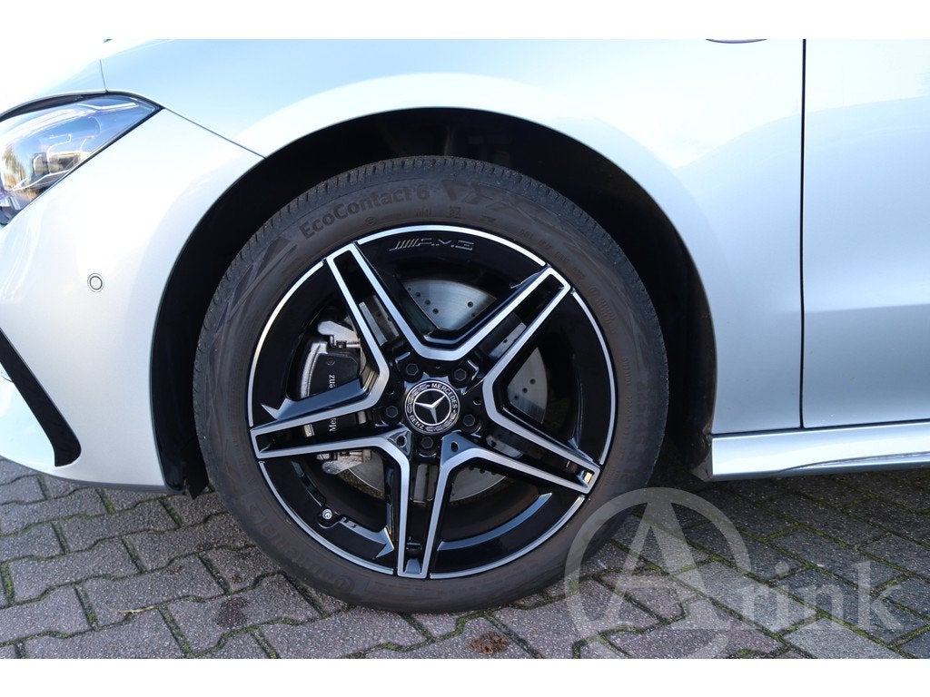 Mercedes-Benz CLA-Klasse Shooting Brake 250 e Business Solut, Zwart, 4 cilinders, Alcantara, 163 pk