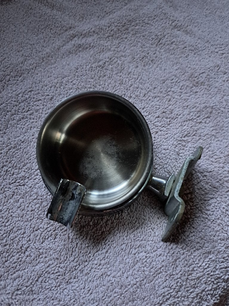 Vintage metalen asbak met bevestigingsbeugel, Ophalen of Verzenden, Gebruikt, Asbak