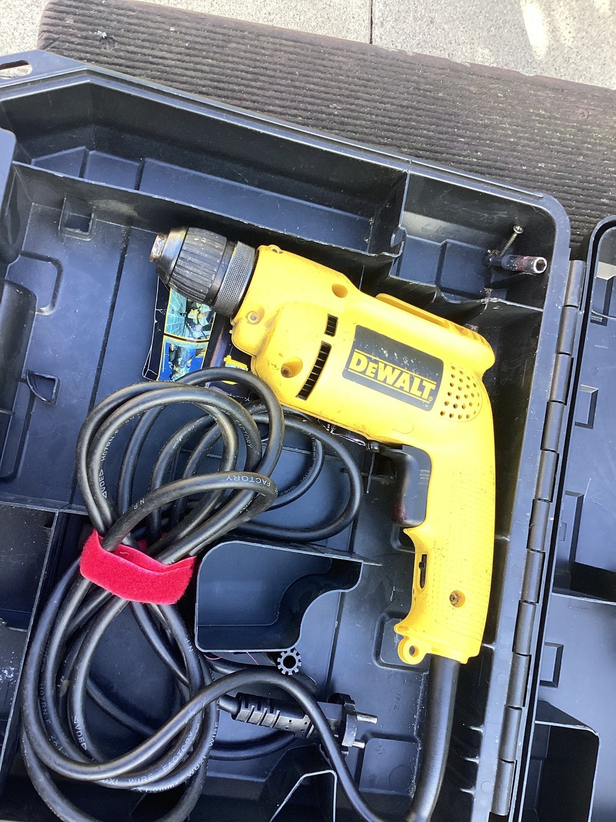 Dewalt boormachine in Dewalt koffer. Als nieuw., Ophalen of Verzenden, Zo goed als nieuw, 600 watt of meer, Boor- en Schroefmachine