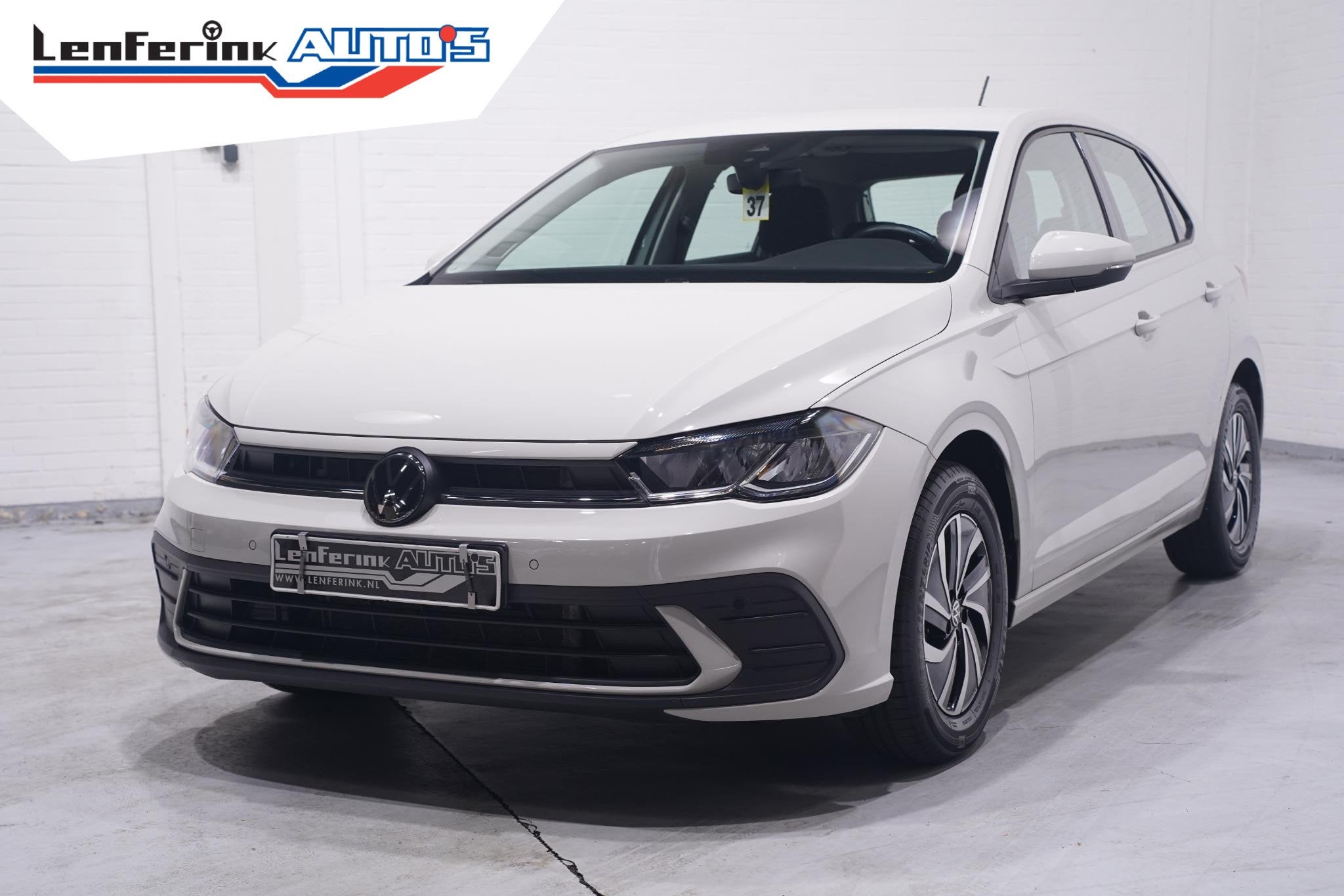 Volkswagen Polo 1.0 TSI Life Apple Carplay Cruise Airco PDC, Stof, Gebruikt, Bedrijf, 3 cilinders