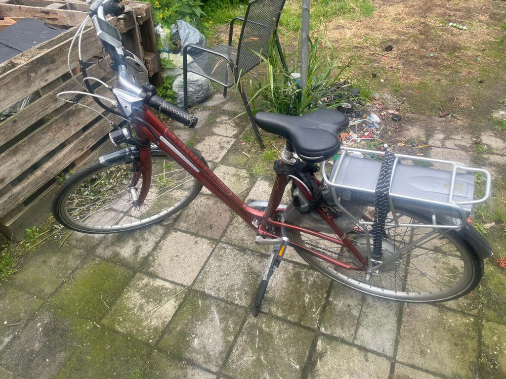 Opknapper elektrische fiets - accu laadt niet op, Ophalen, Gebruikt, Minder dan 30 km per accu, Overige merken