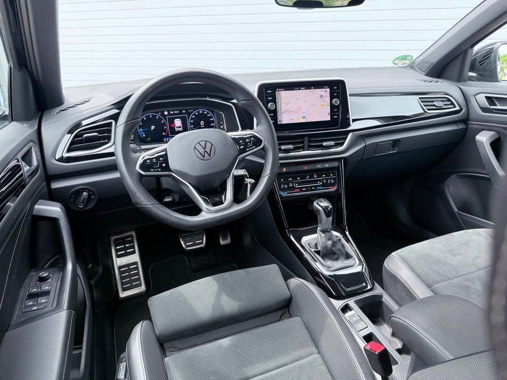 Volkswagen T-Roc 1.5 TSI R-Line|DSG|LED|ACC|CAMERA|STOELVERW, Auto's, Volkswagen, 1258 kg, Zwart, 4 cilinders, 150 pk