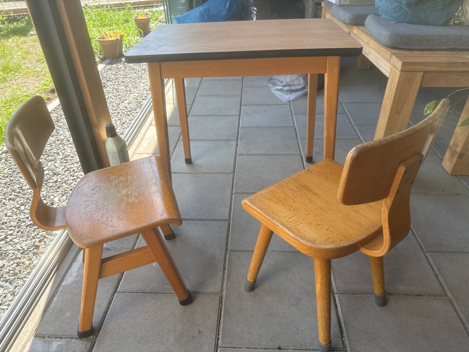 Vintage Schoolbankje met twee stoeltjes, Ophalen
