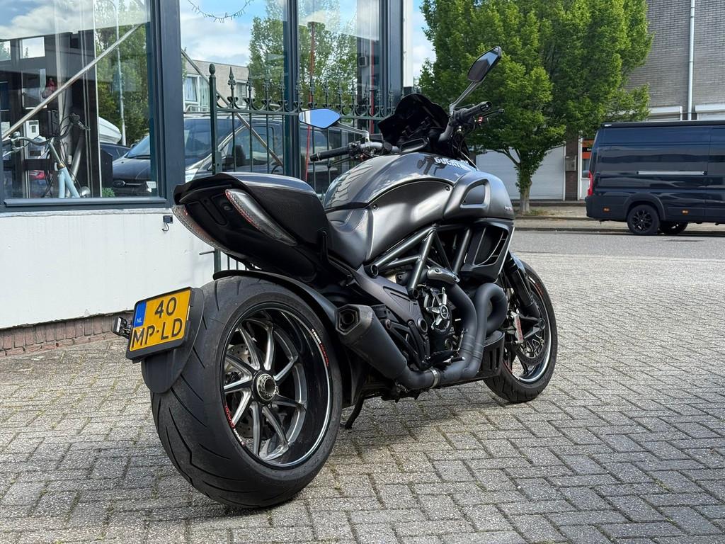 Ducati Tour Diavel Carbon zwart, 1198 cc, Bedrijf, Autoplaceede, AUTOPLACEEDE@HOTMAIL.COM