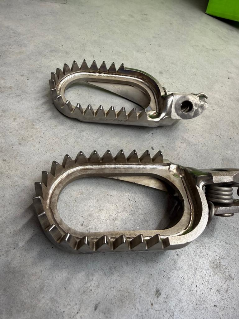 Titanium voetsteunen ktm, Ophalen of Verzenden