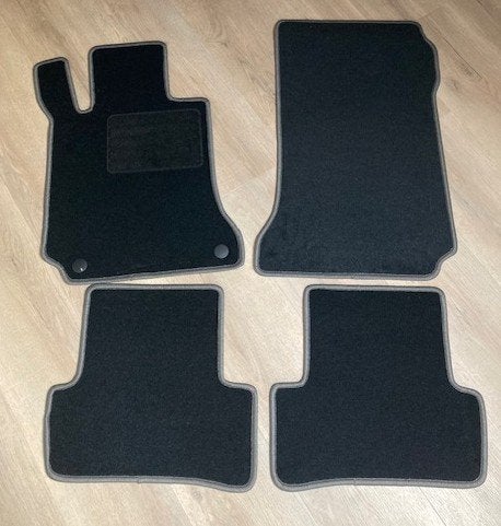 Mattenset voor een Mercedes-Benz C-klasse W204, Auto-onderdelen, Info@schoenek.de, Mercedes-Benz, Nieuw, Ophalen of Verzenden