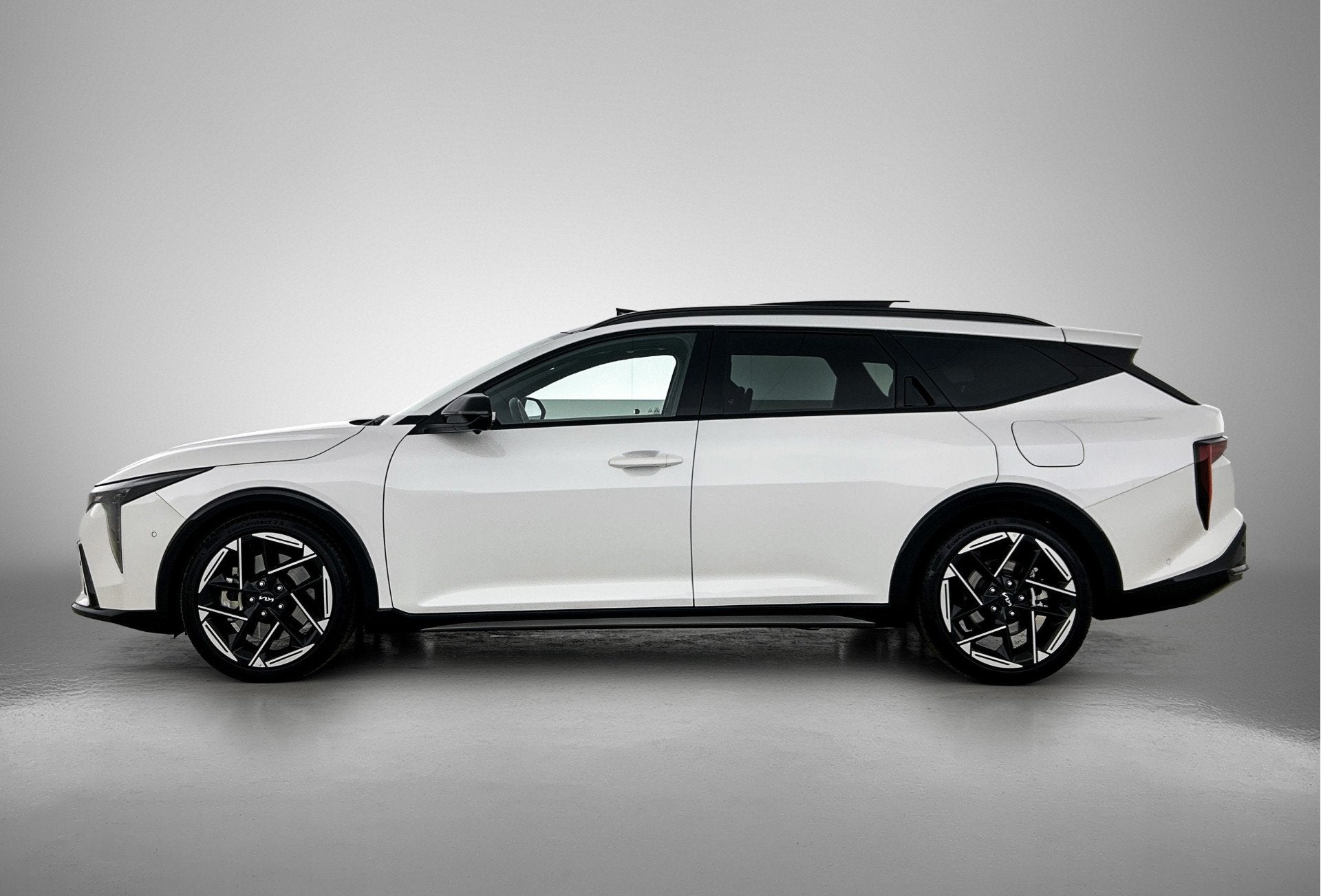 Kia K4 Sportswagon 1.6 T-GDi GT-PlusLine Stoelverwarming/ver, Auto's, 1440 kg, 4 cilinders, 179 pk, Wit