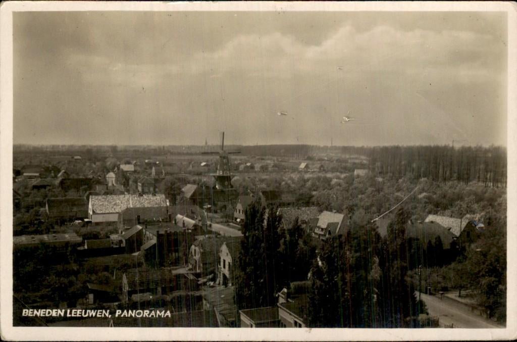Beneden Leeuwen - Molen - Panorama, Verzamelen, Ansichtkaarten | Nederland, Ophalen of Verzenden, 1920 tot 1940, Gelopen, Gelderland
