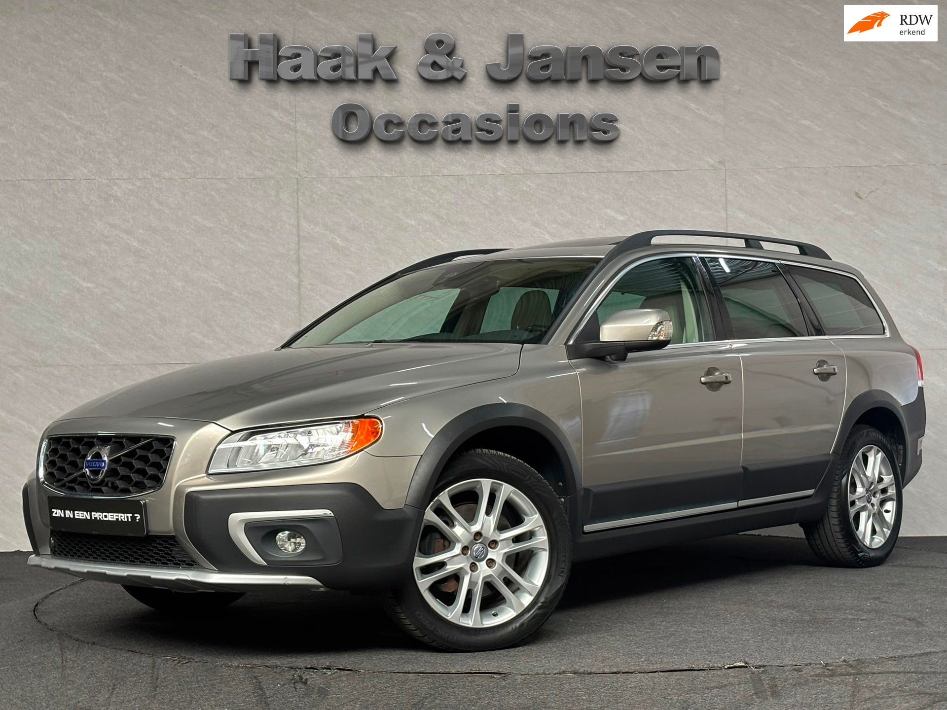 Volvo XC70 2.0 T5 FWD Momentum Panoramadak Leder Cruise, 15 km/l, Gebruikt, Beige, 4 cilinders