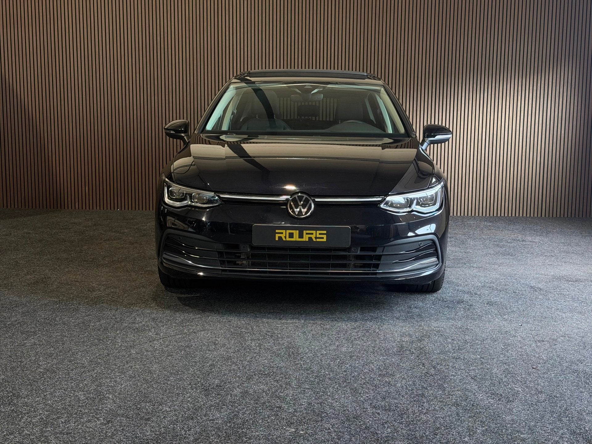 Volkswagen GOLF 1.5 eTSI R-Line | Full Option | Pano | IQ.Li, Auto's, 4 cilinders, 150 pk, Zwart, Bedrijf