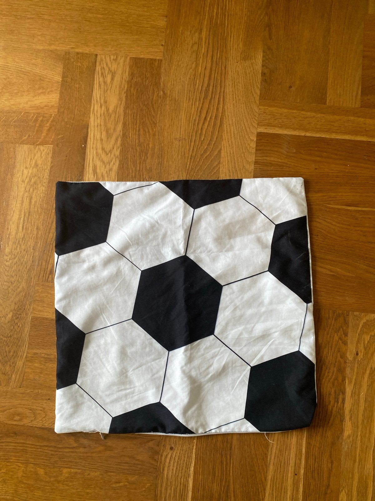 Voetbal Kussenhoes - Zwart/Wit, Zwart, Met print, Ophalen of Verzenden, Zo goed als nieuw