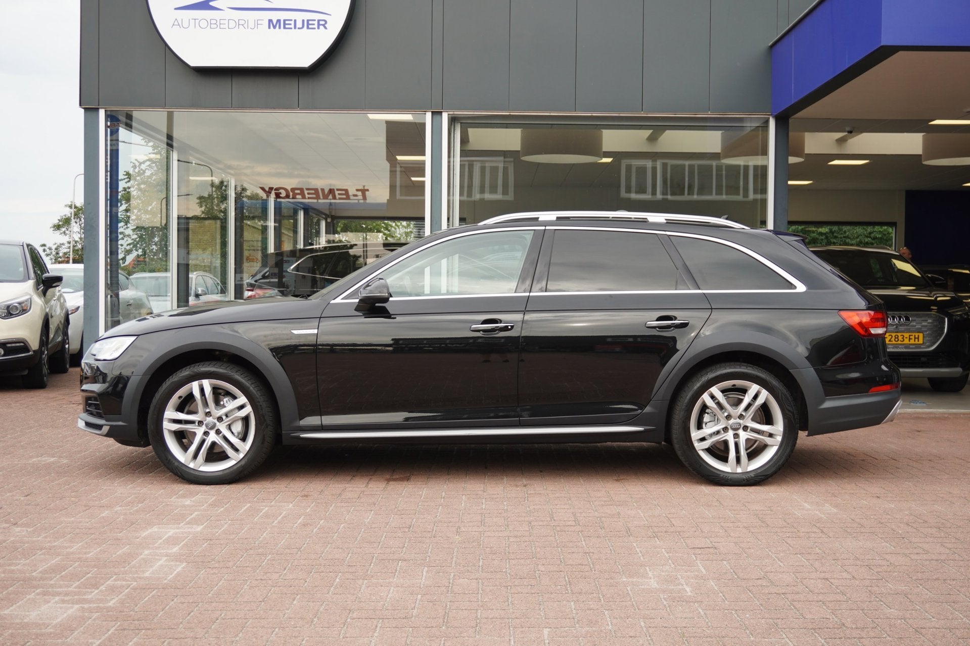 Audi A4 allroad quattro 2.0 TDI Pro Line Plus Automaat | 151, Dealer onderhouden, A4, Zwart, Diesel