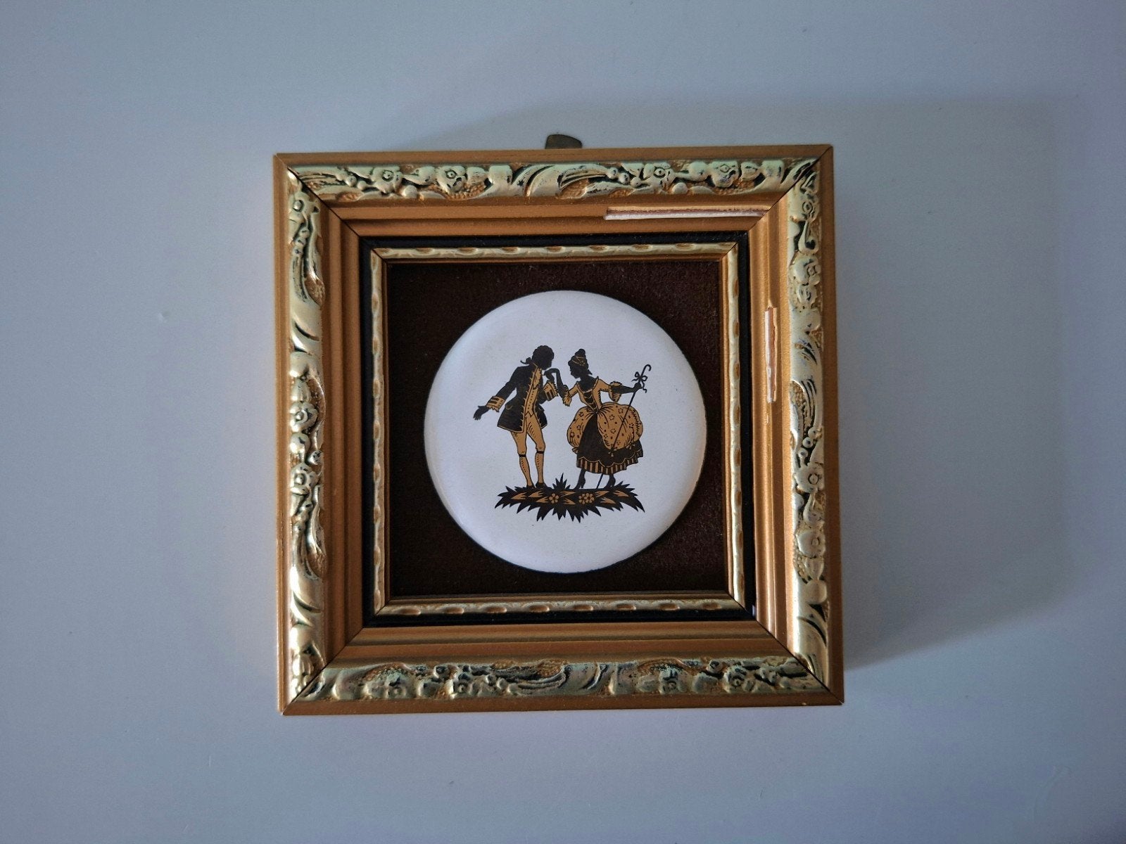 Brocant Engels miniatuur schilderijtje met emaille medaillon, Antiek en Kunst, Ophalen of Verzenden