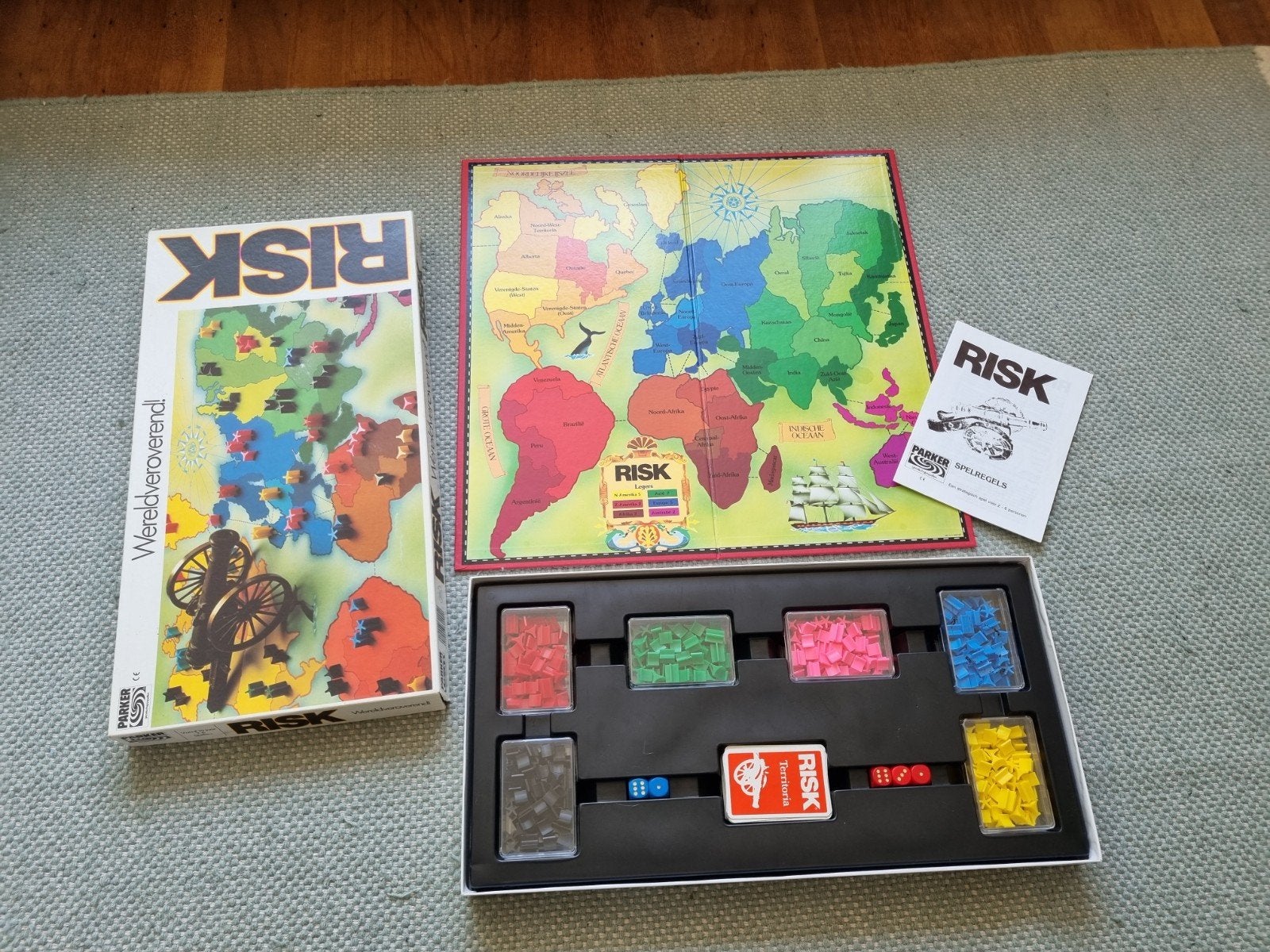Risk Bordspel Vintage Witte Doos - Compleet, Hobby en Vrije tijd, Gezelschapsspellen | Bordspellen, Ophalen of Verzenden