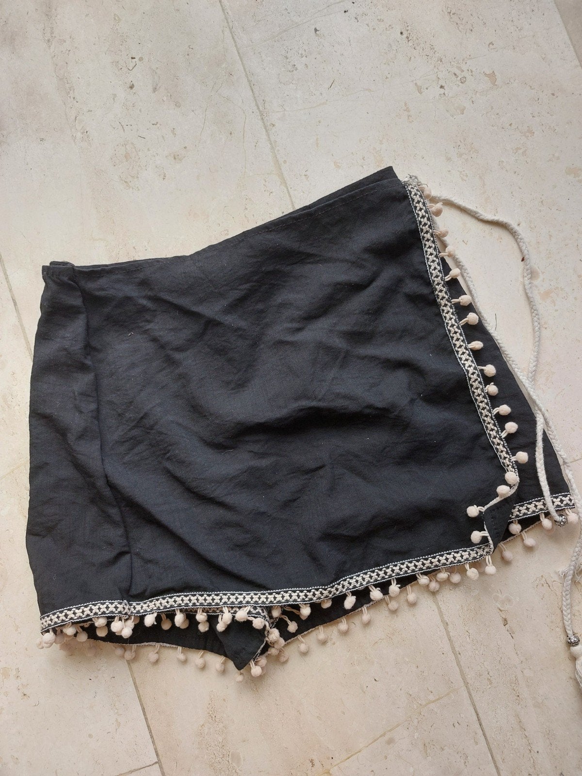 Zwarte Shein broekrok met Pompons, XL-42, Overige typen, Zwart, Ophalen of Verzenden, Zo goed als nieuw