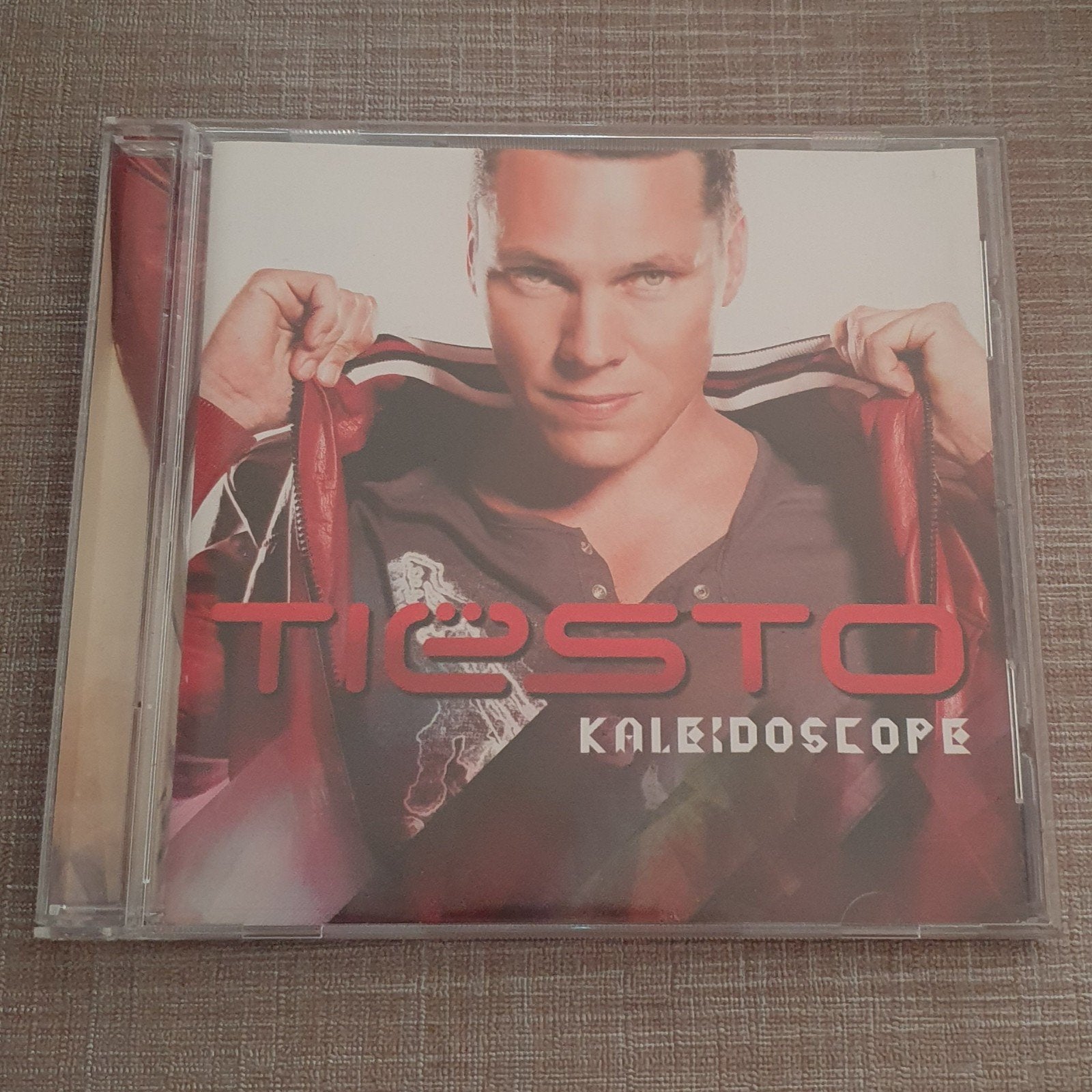 Tiësto - Kaleidoscope CD in nieuwstaat, Inclusief doosje, Dance, Ophalen of Verzenden, Zo goed als nieuw