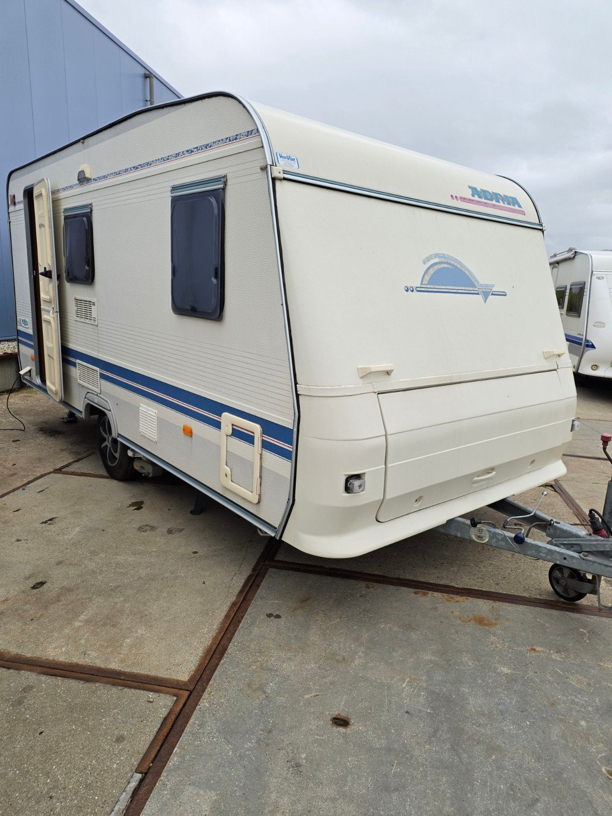 Adria Unica 432 PX Mover,Voortent,Fransbed,Treinzit, Standaardzit, Schokbreker, Bedrijf, 750 - 1000 kg