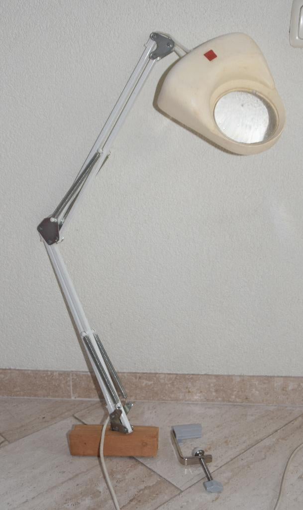 Loeplamp Vergrootglas met Verlichting & Tafelklem, Hobby en Vrije tijd, Vergrootglazen, Loepen en Loeplampen, Ophalen of Verzenden