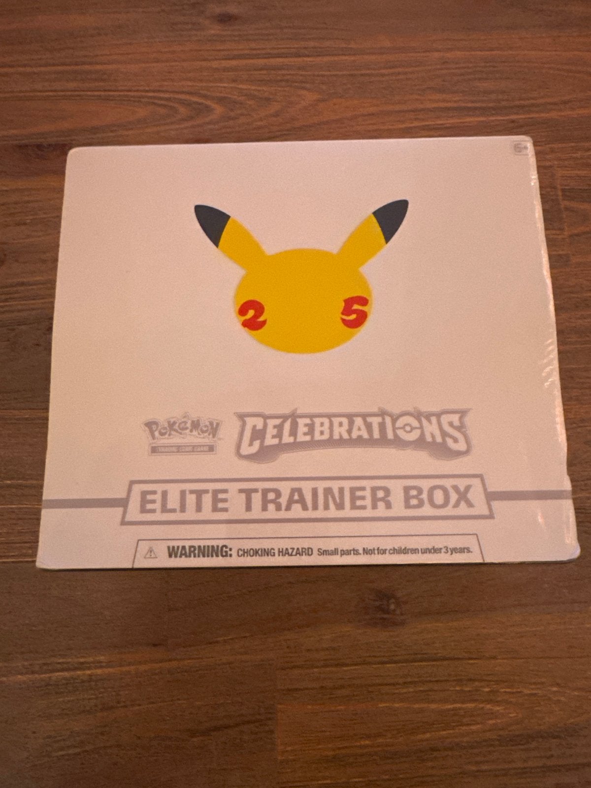 Pokémon Celebrations Elite Trainer Box - Nieuw in Seal, Ophalen of Verzenden, Nieuw, Overige typen