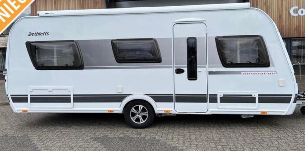 Dethleffs Generation 515LE, enkele bedden en levelsysteem, 7 tot 8 meter, Treinzit, Particulier, Kachel