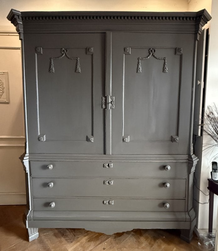 Antiek kabinet, vintage kast brocante servieskast taupe VdlM, Ophalen, 5 laden of meer, 200 cm of meer, 150 tot 200 cm
