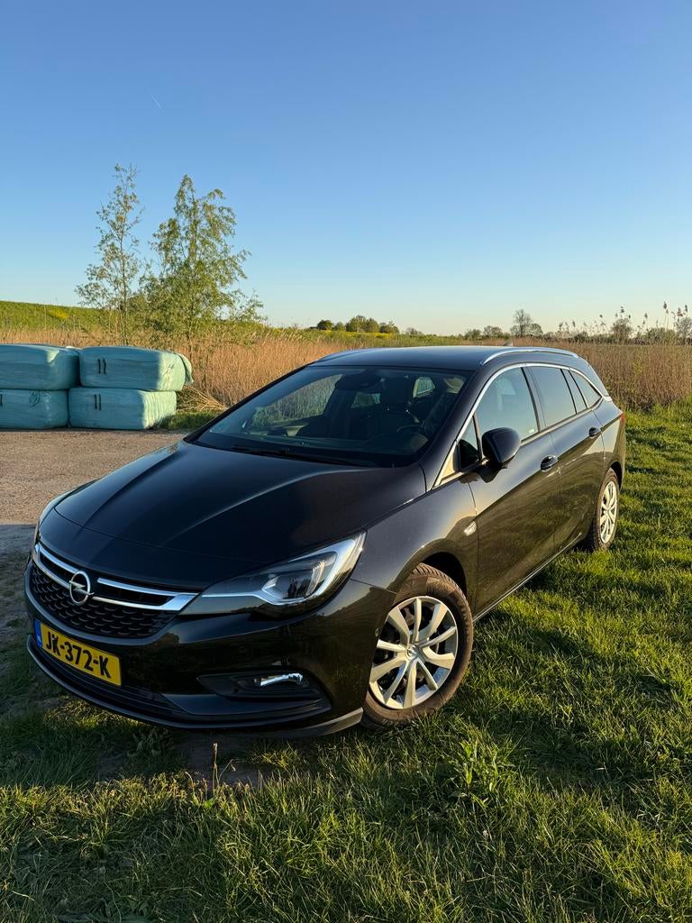 Opel Astra 1.4T 2016 Carplay, trekhaak, ketting vv., 6bak, Auto's, Zwart, 4 cilinders, Zwart, Origineel Nederlands