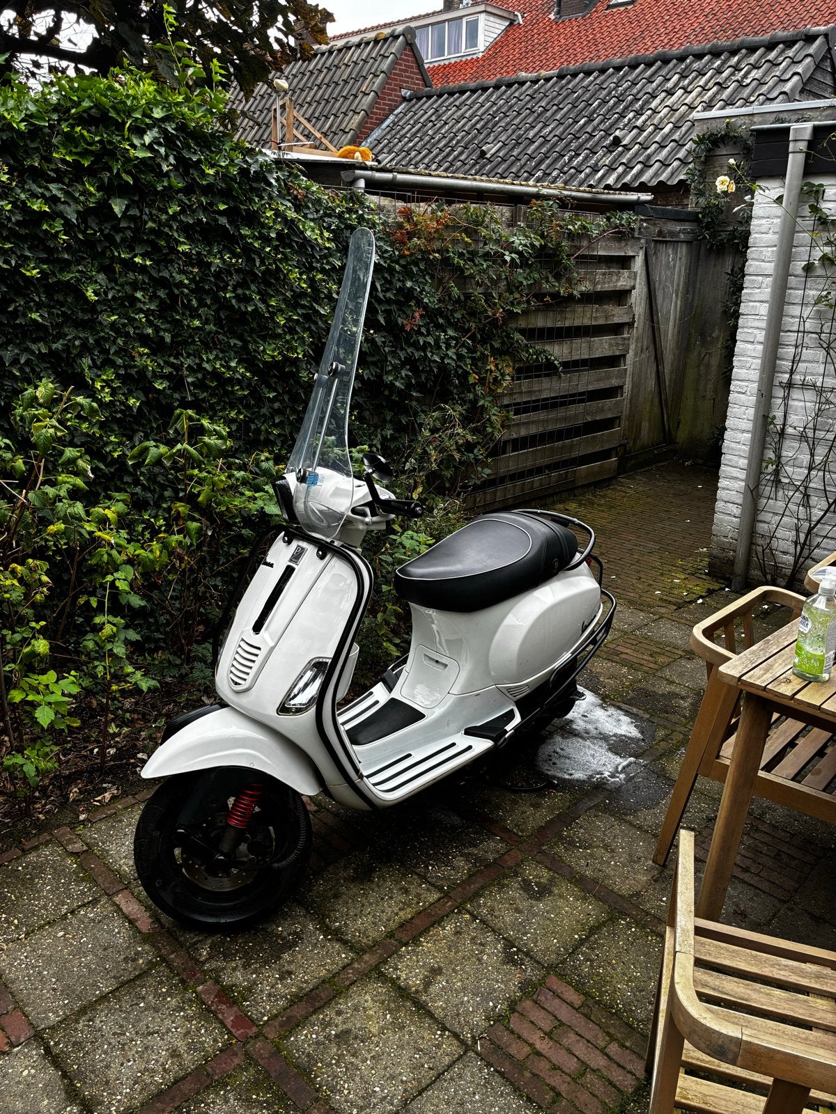 Vespa Sport 50 (2011), wit, start en loopt goed, WOK-status, Gebruikt, Overige modellen, Maximaal 45 km/u, Ophalen of Verzenden