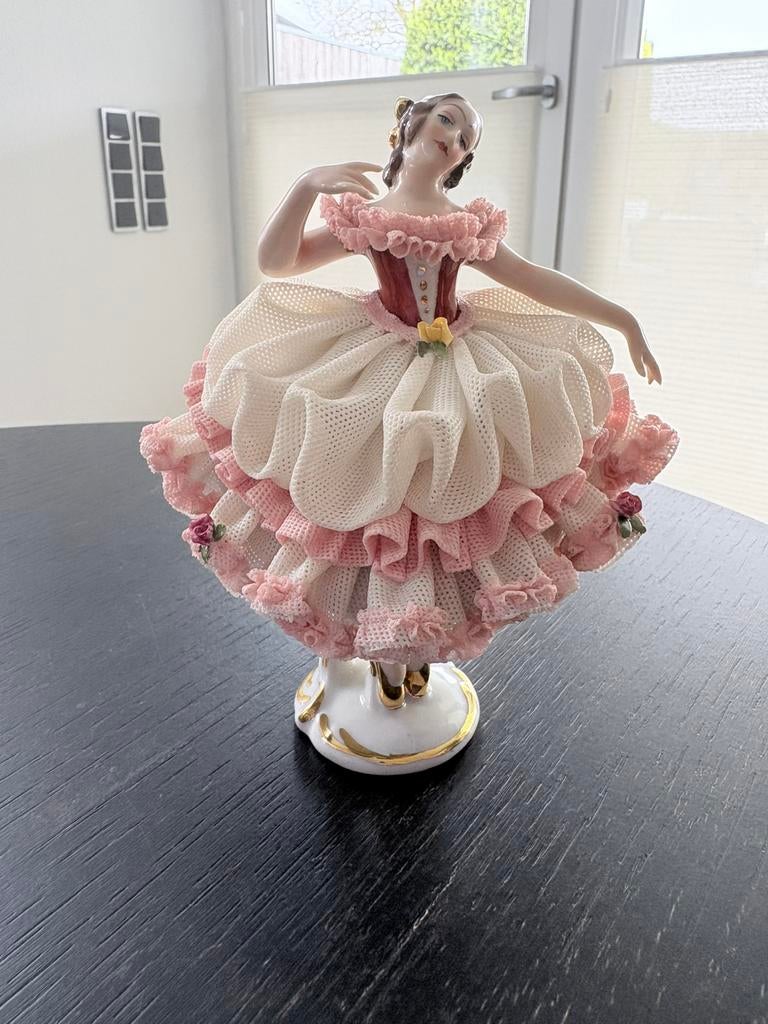 Dresden Porselein Ballerina, Ophalen
