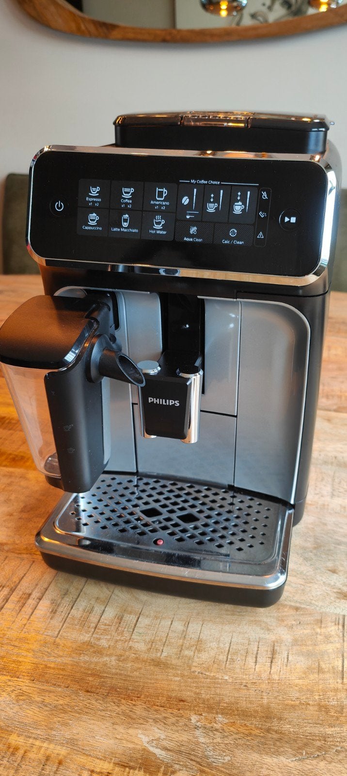 Philips EP3246 Volautomatische Espressomachine, Witgoed en Apparatuur, Koffiezetapparaten, Afneembaar waterreservoir, Espresso apparaat