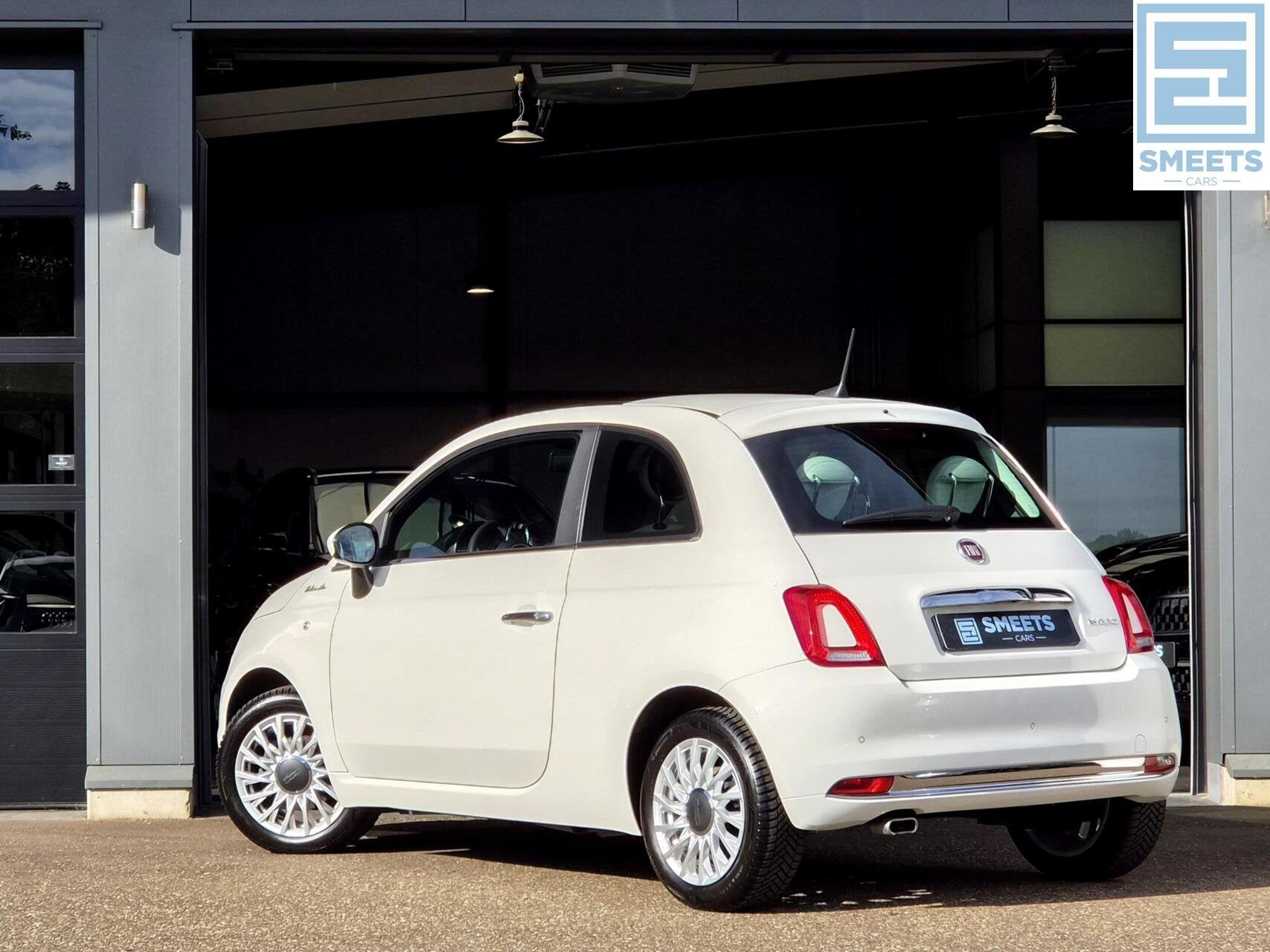 Fiat 500 1.0 Hybrid Dolcevita |Carplay/And|PDC|Airco|Panoram, Voorwielaandrijving, Gebruikt, 4 stoelen, Leder en Stof
