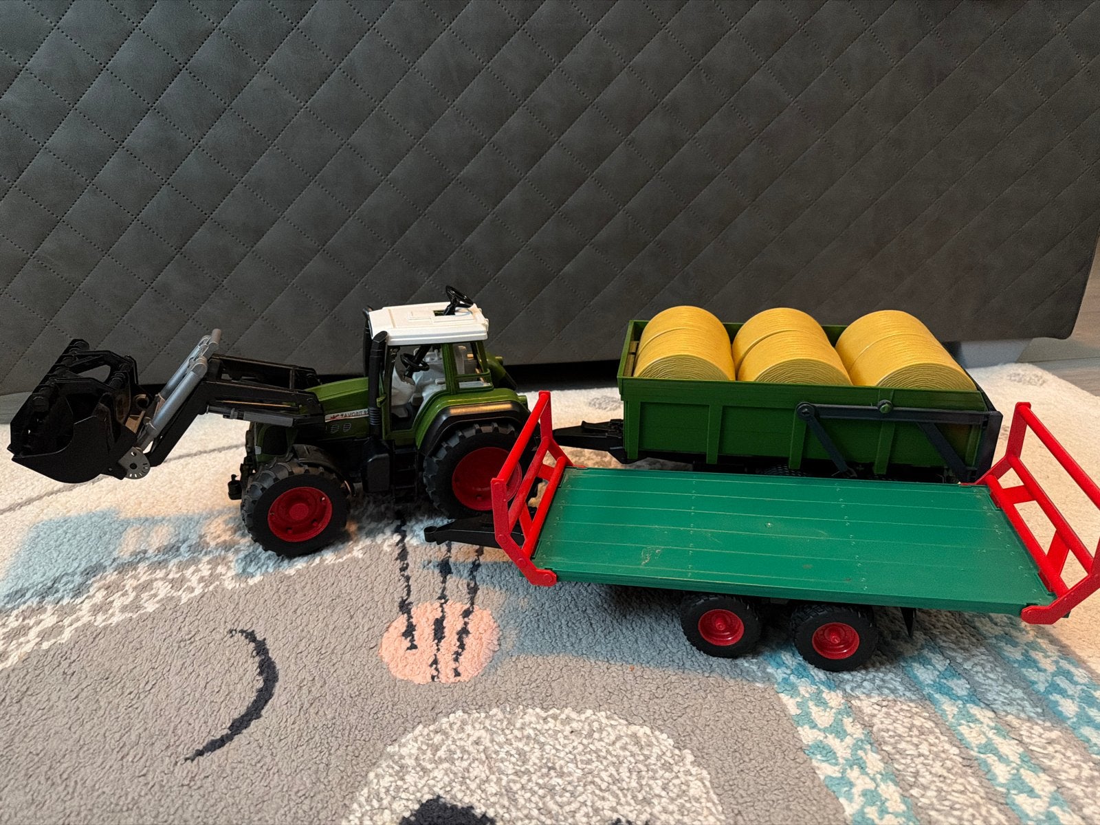 Bruder tractor met voorlader en twee aanhangers, Kinderen en Baby's, Speelgoed | Speelgoedvoertuigen, Ophalen, Zo goed als nieuw