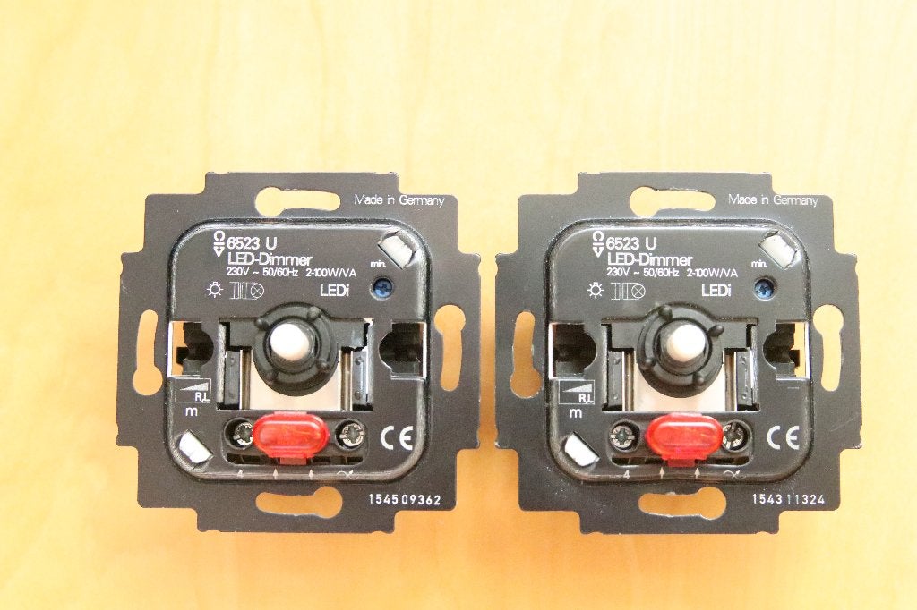 2x BUSCH-JAEGER LED dimmer 6523U, Ophalen of Verzenden, Gebruikt, Busch-Jaeger, Dimmer