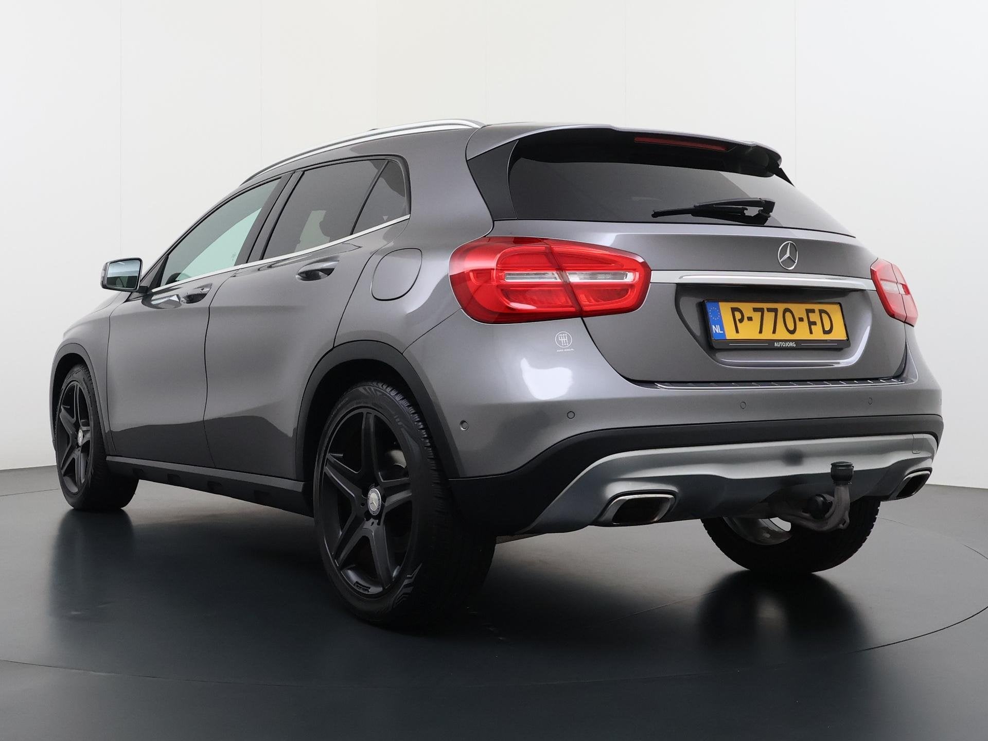 Mercedes-Benz GLA-klasse 200 Prestige Panoramadak ECC Camera, Voorwielaandrijving, Gebruikt, Bedrijf, Handgeschakeld