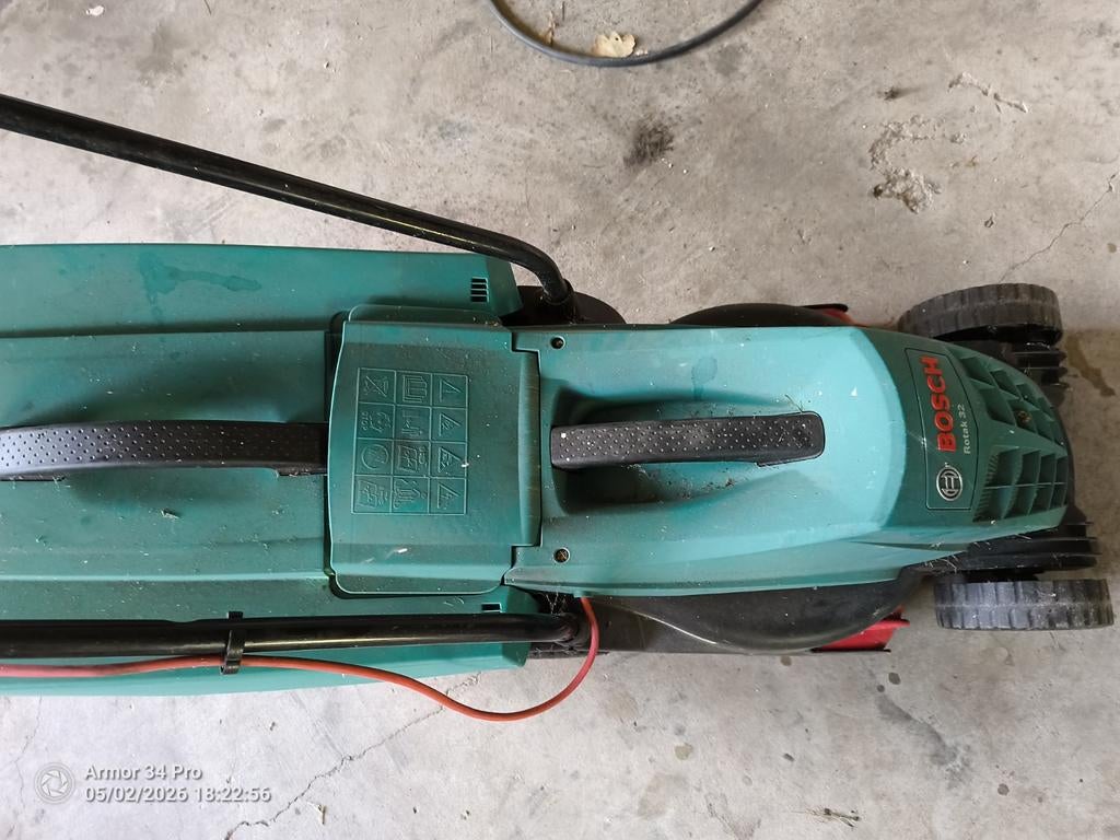 Bosch Rotak 32 elektrische grasmaaier, Tuin en Terras, Grasmaaiers, Cirkelmaaier, Gebruikt, Elektrische grasmaaier, Ophalen of Verzenden